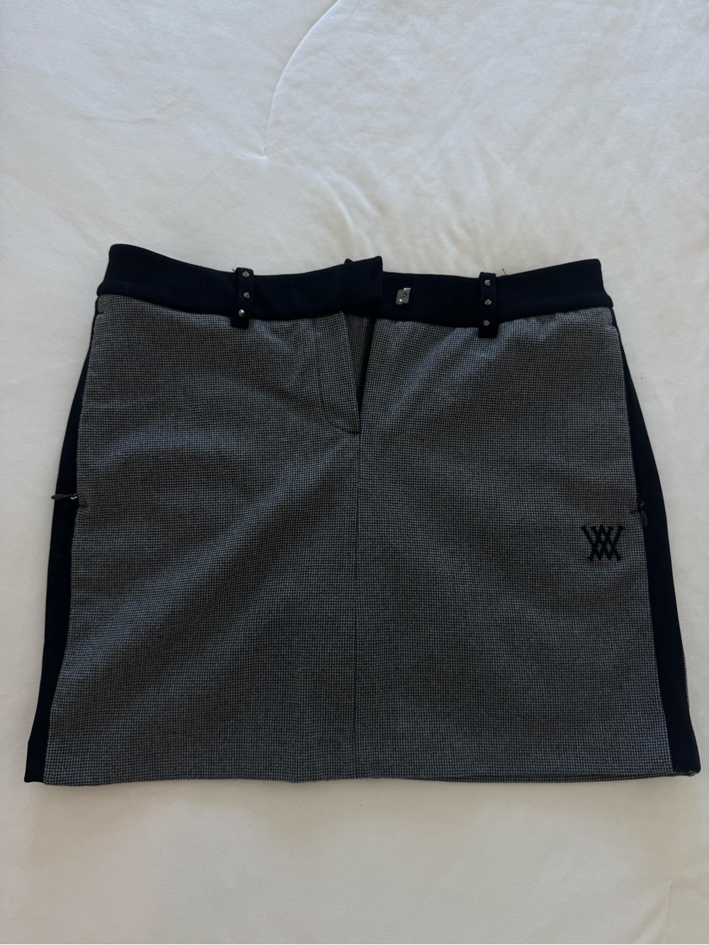 AWEN Women’s Gray Tweed GOLF Skirt with Black Trim